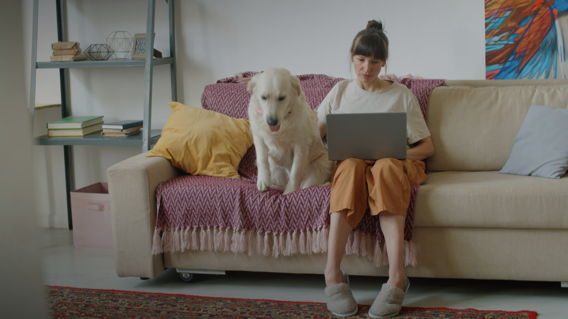 Når leieforholdet nærmer seg slutten, er det viktig å ha klart for seg hvilke rettigheter og forpliktelser man har som leietaker. En ryddig og profesjonell utflytting kan bidra til å unngå konflik (1)